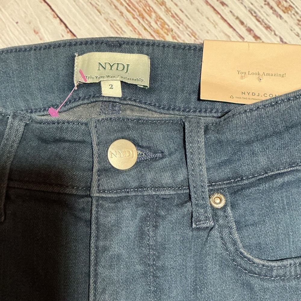 NWT NYDJ Marilyn Crop Cuff Monroe jeans. Size 2. - Picture 3 of 8